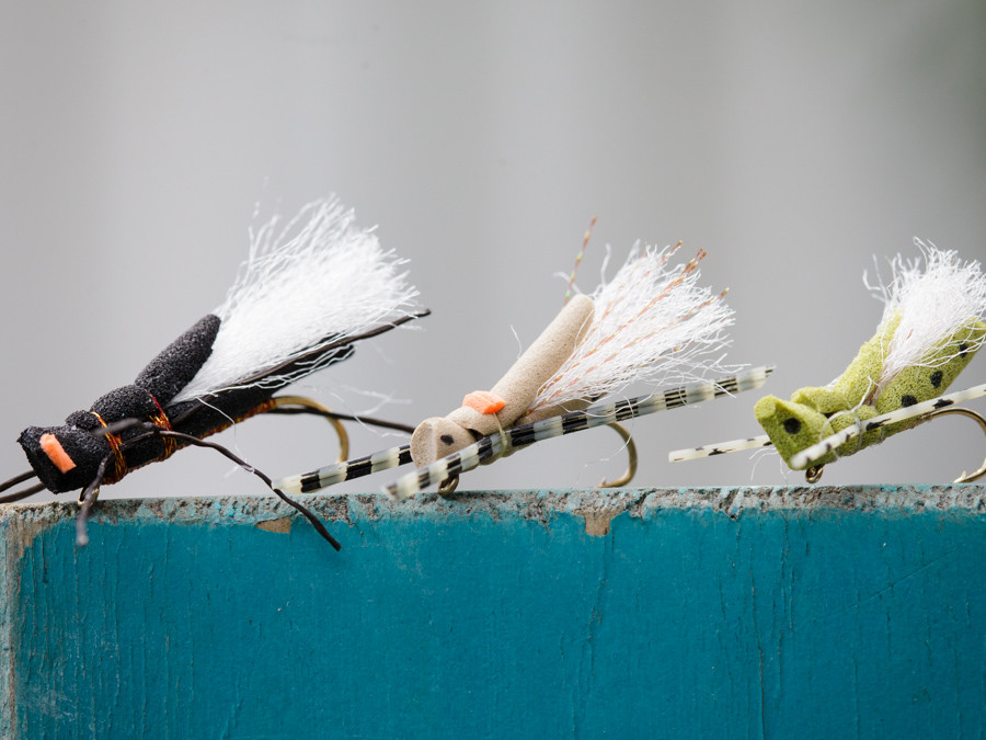 Tying a cylinder foam hopper